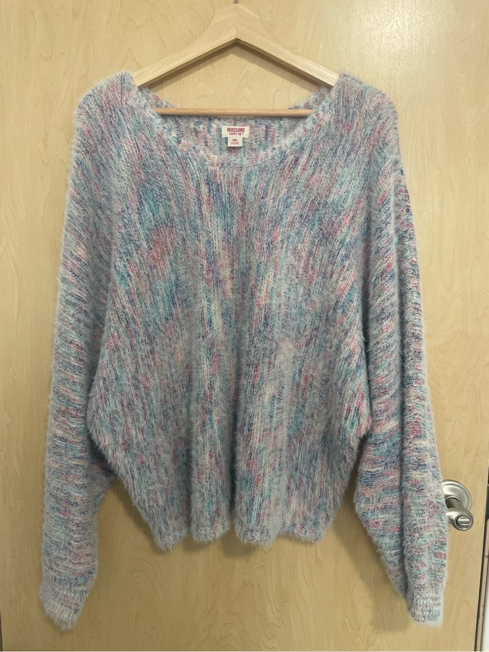 โจ Mossimo XXL Pastel Fuzzy Dolman Sleeve Sweater - Picture 3 of 8